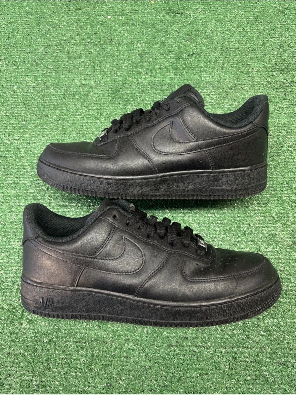 NIKE AIR FORCE TRIPLE BLACK SIZE 9